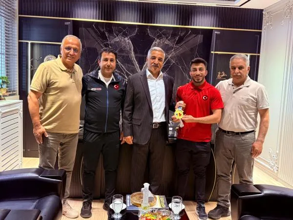 Şampiyonlardan Baydoor’a Ziyaret